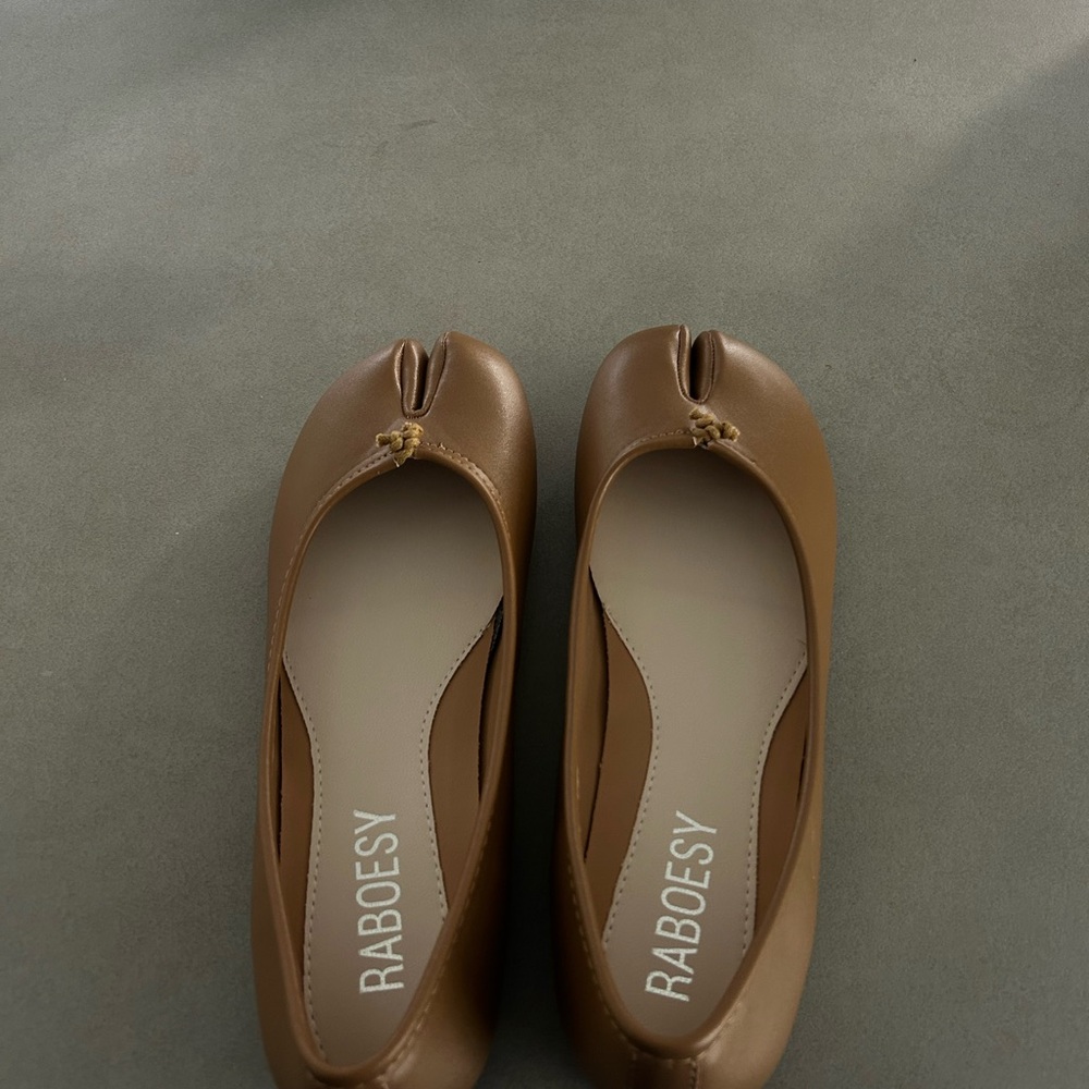 Women's Brown Tabi Ballet Flats